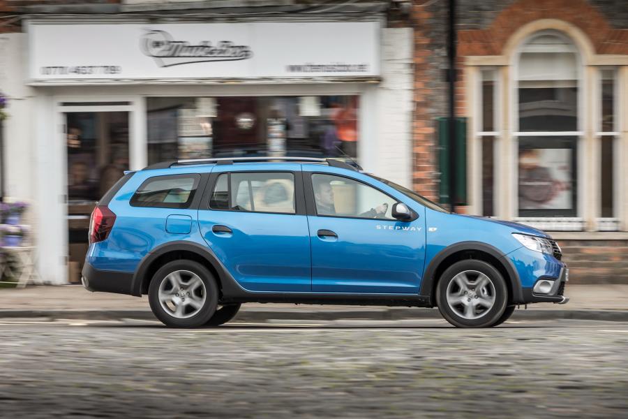  Dacia Logan MCV Stepway 2017 года  (UK) (фото 22 из 40)